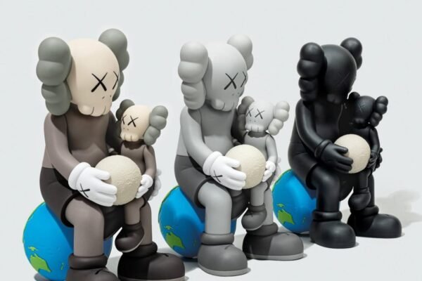 KAWS : icône de l’art warren-levy-art-kaws-worlds